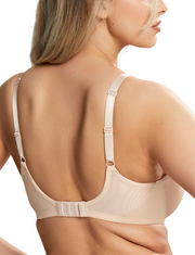 Bra with cinch clip